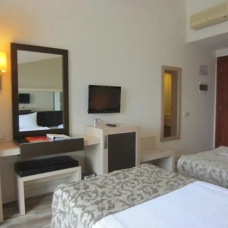 Hotel Golden Lotus 4*